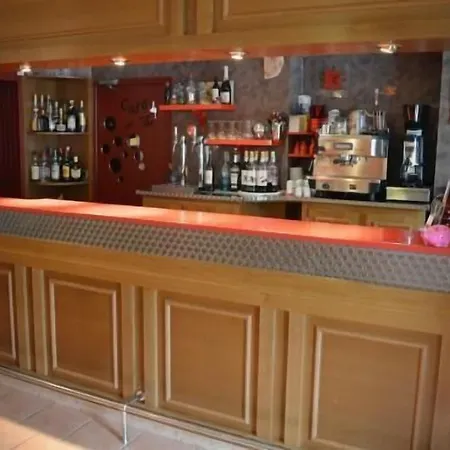 Hotel Logis Hotel-restaurant 