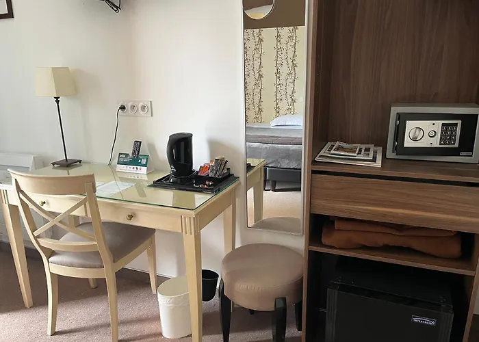 Logis Hotel-restaurant Le Petit Pont