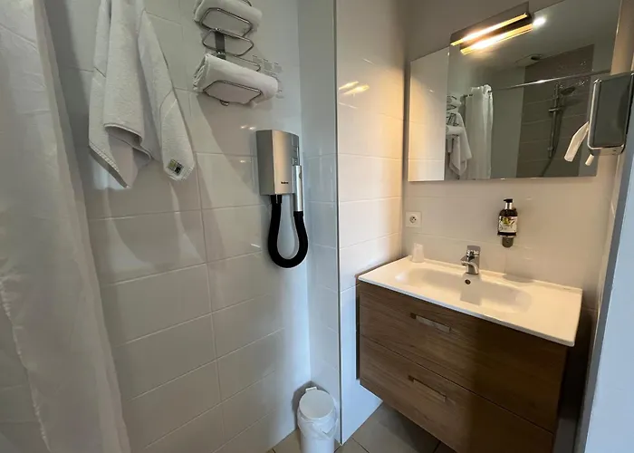 Logis Hotel-restaurant Le Petit Pont Hotel 3*