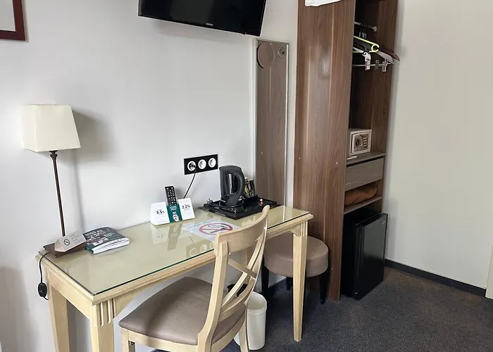 Logis Hotel-restaurant Le Petit Pont 3*