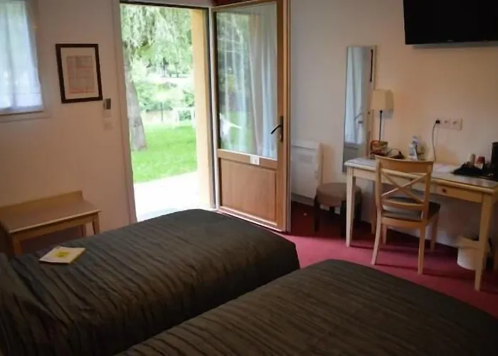 Logis Hotel-restaurant Le Petit Pont 3*