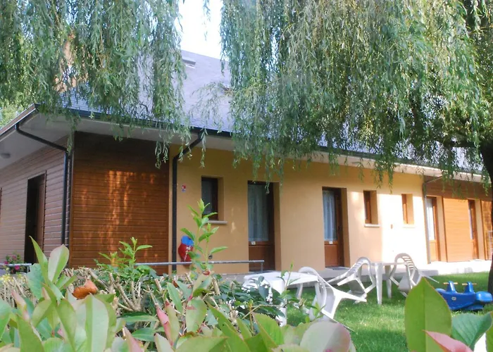 Hotel Logis Hotel-restaurant Le Petit Pont