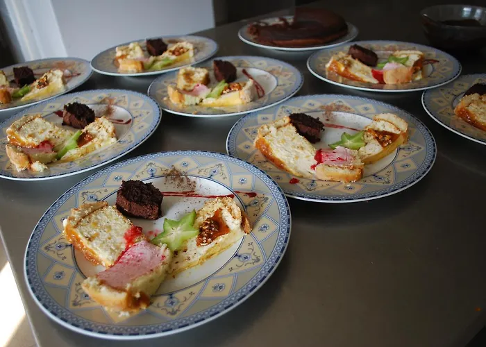 Hotel Logis Hotel-restaurant Le Petit Pont 3*